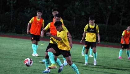 2天4练！男足亚运队狂奔ing 主帅最看重“阅读比赛”