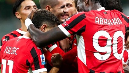 开云体育APP下载-【意甲】5分钟连入3球登顶，AC米兰3比0莱切