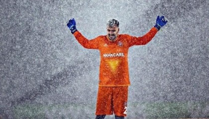 喜欢穿2号的门将，国米和阿森纳0出场，当不了布冯接班人怪伤病？